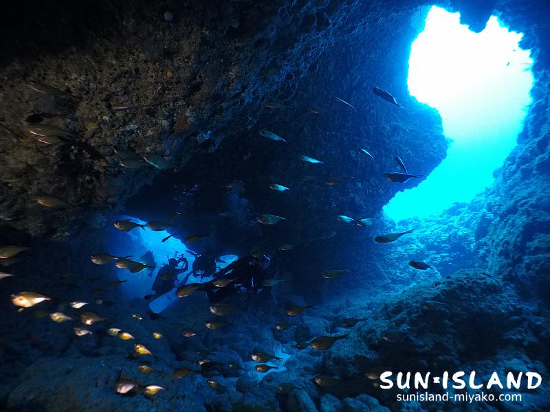 下地島ダイビングスポット・ポイント【魔女の部屋】