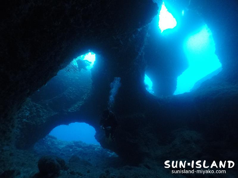 アントニガウディ