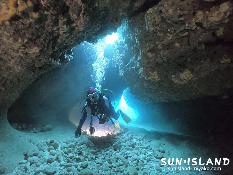 下地島ダイビングスポット『ムーンライトホール』