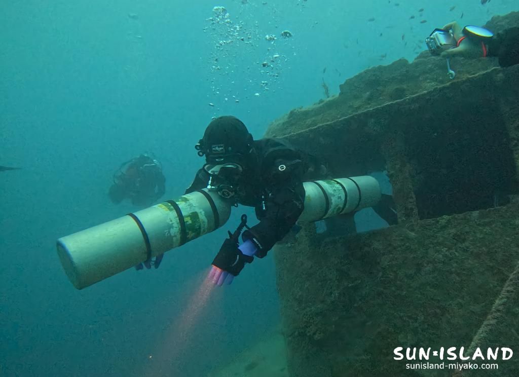 宮古島サイドマウントダイビングでの狭所・沈船操舵室の攻略