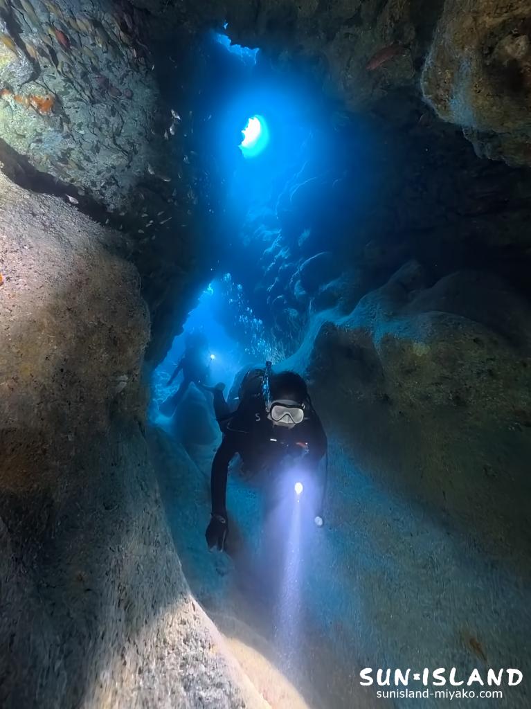 宮古島ダイビング ツインケーブ 洞窟 地形