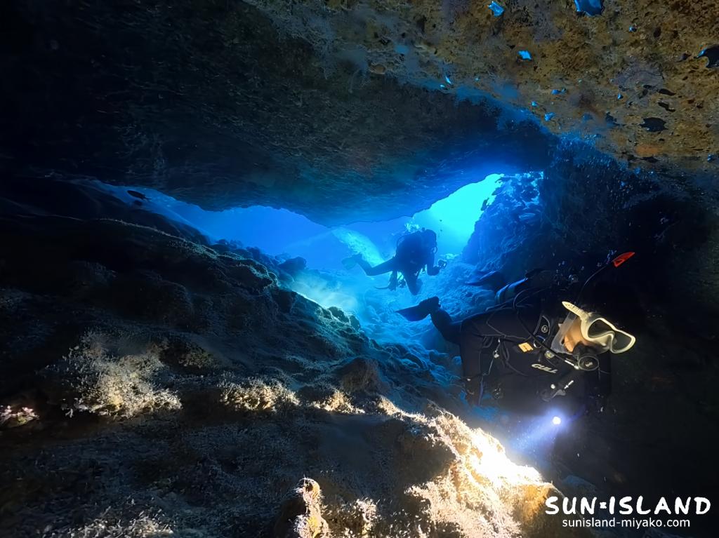 宮古島ダイビング ワープホール 洞窟 伊良部島 地形