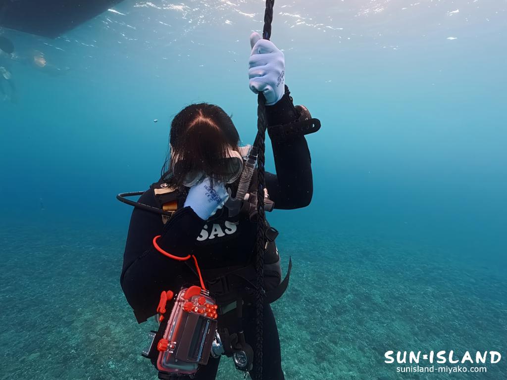 宮古島ダイビング 耳抜き ロープ潜降 圧平衡 ブランクダイバー