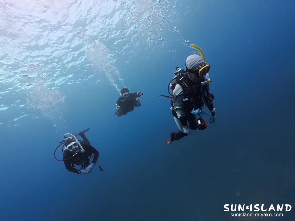 宮古島ダイビング 伊良部島 水中 サイドマウント ファンダイビング チーム