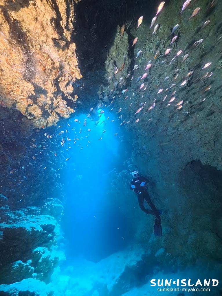 宮古島　地形　下地島　魔王の宮殿