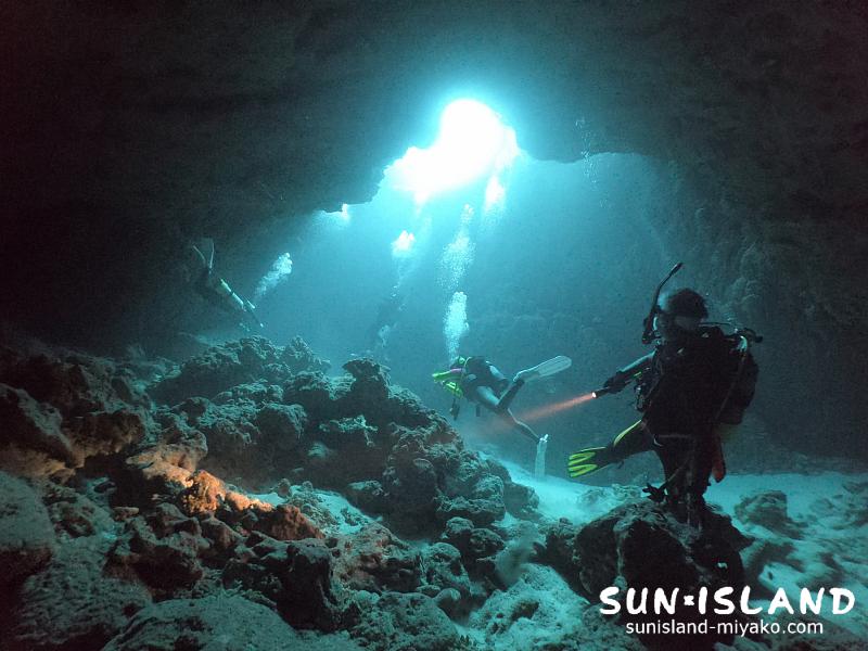 伊良部島ダイビングスポット『クロスホール』