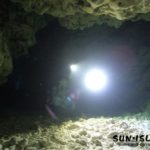 真っ暗な洞窟探検