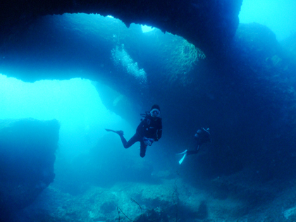 伊良部島、Ｌ字アーチ