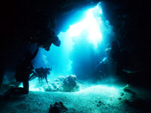 下地島、中の島チャネルのクレパス