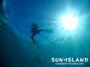 青い宮古島の海