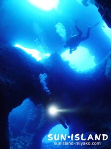 アントニガウディ