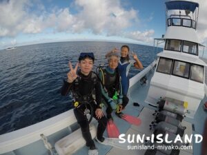 今日のダイビングのゲストのYさんとNさん