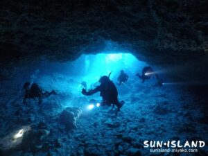 地形ダイビングを楽しむゲスト