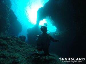 伊良部島ダイビングスポット【ダブルアーチ】