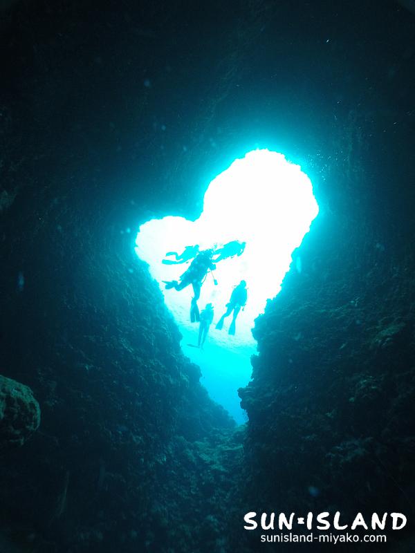 伊良部島ダイビングスポット【ダブルアーチ】