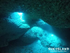 宮古島ダイビングスポット『女王の部屋』