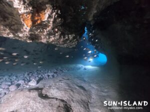 下地島ダイビングスポット『ムーンライトホール』