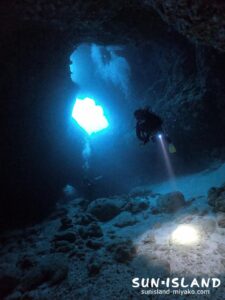 下地島ダイビングスポット『女王の部屋』