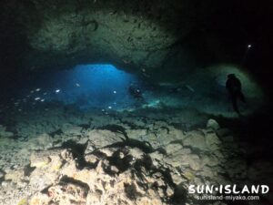 下地島ダイビングスポット【35ホール】