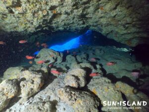 伊良部島ダイビングスポット『ワープホール』