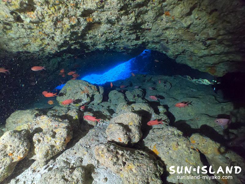 伊良部島ダイビングスポット『ワープホール』