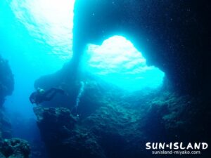 伊良部島ダイビングスポット『ダブルアーチ』