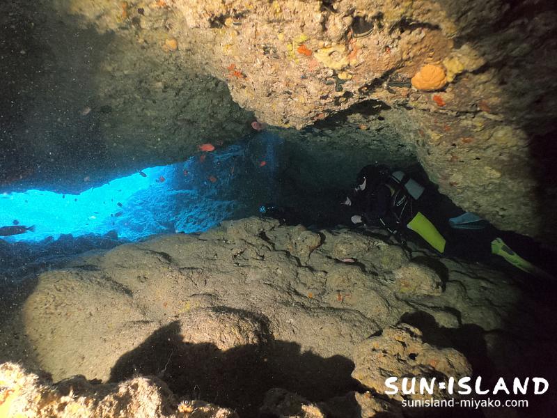 伊良部島ダイビングスポット『ワープホール』