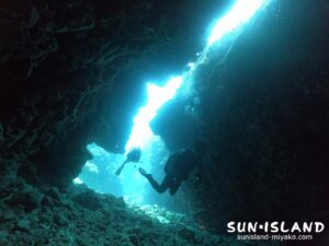 下地島ダイビングスポット『ツインケーブ』