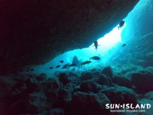 伊良部島ダイビングスポット『ワープホール』