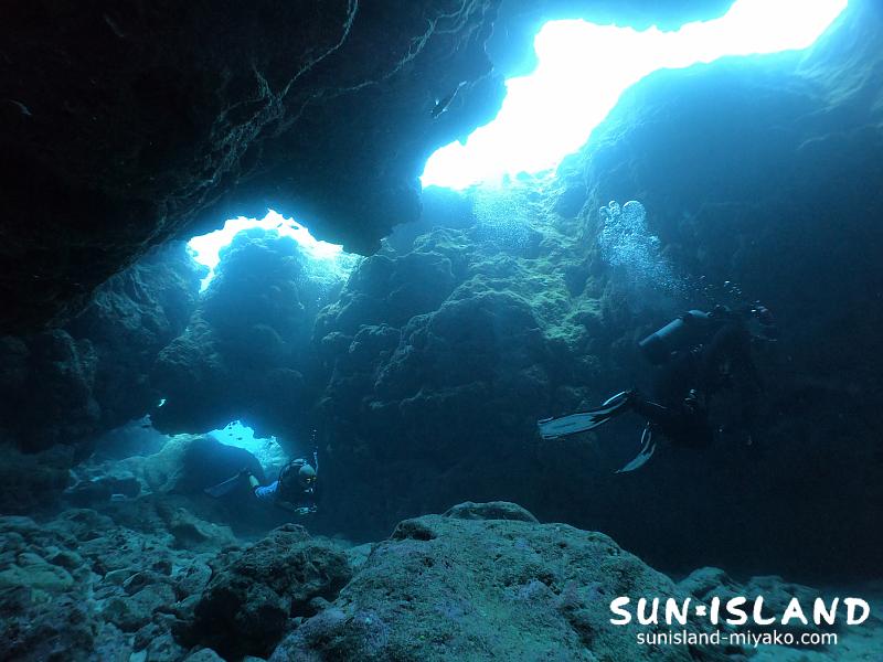 明暗のコントラストがキレイな地形