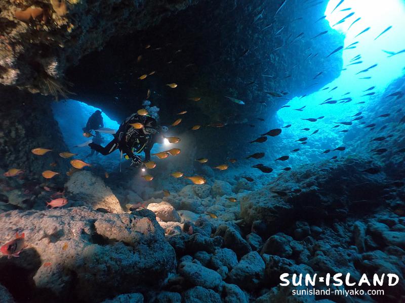 下地島ダイビングスポット『魔女の部屋』