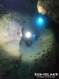 下地島ダイビングスポット『ツインケーブ』