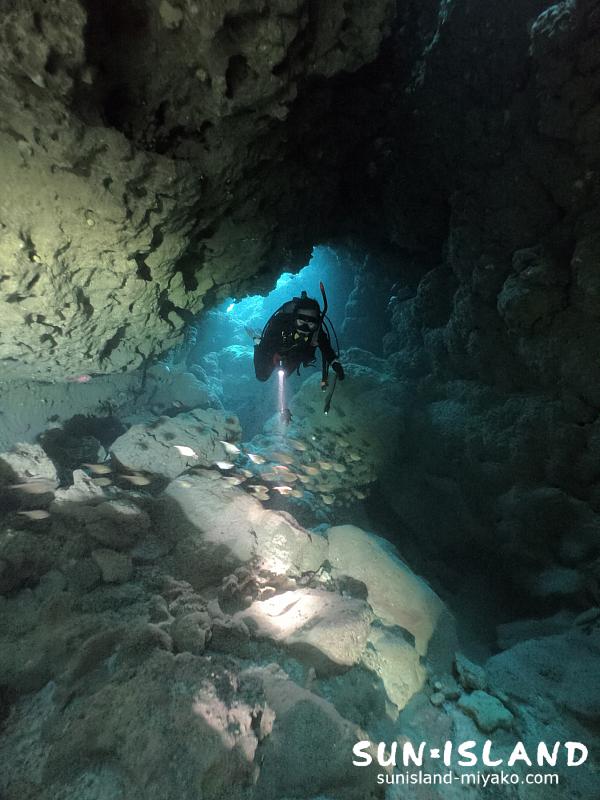 ケーブダイビング