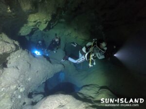 下地島ダイビングススポット『ミニ通り池』