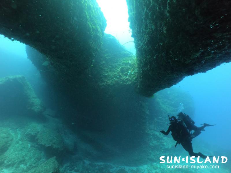伊良部島ダイビングスポット「L字アーチ」