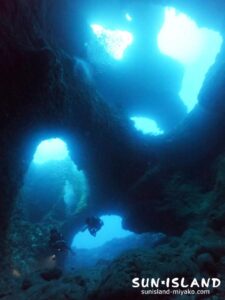 アントニガウディ