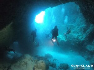 下地島ダイビングスポット「女王の部屋」