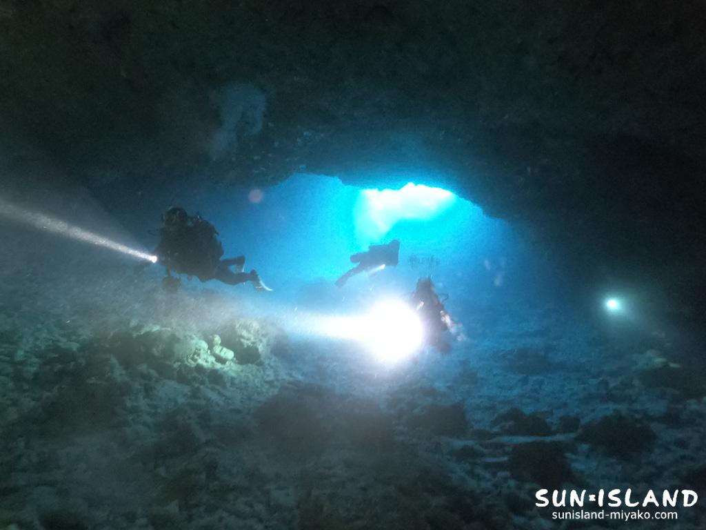 起伏に富む地形ダイビング