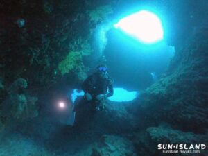 伊良部島ダイビングスポット『Zアーチ』