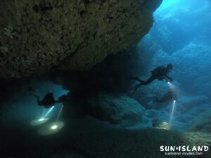 カバーンダイビング