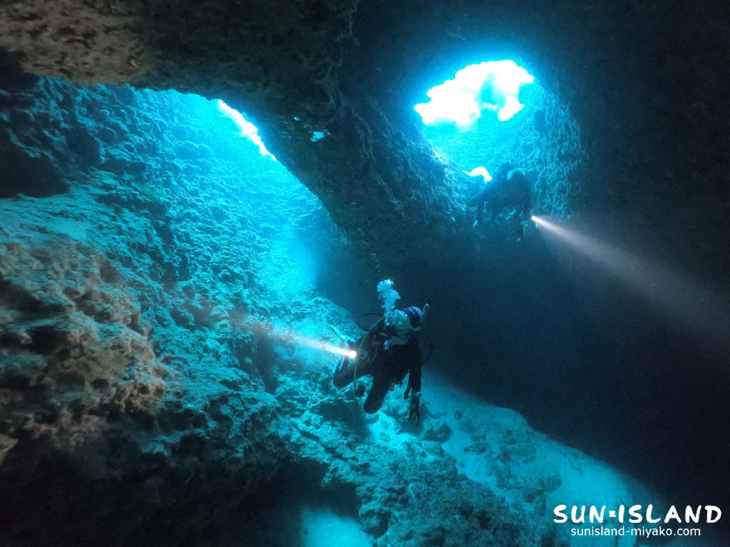 下地島ダイビングスポット『女王の部屋』