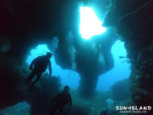 宮古島三大地形スポット『アントニガウディ』