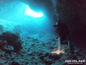 下地島ダイビングスポット『35ホール』