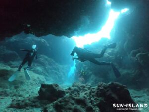 クレパス探検ダイビング