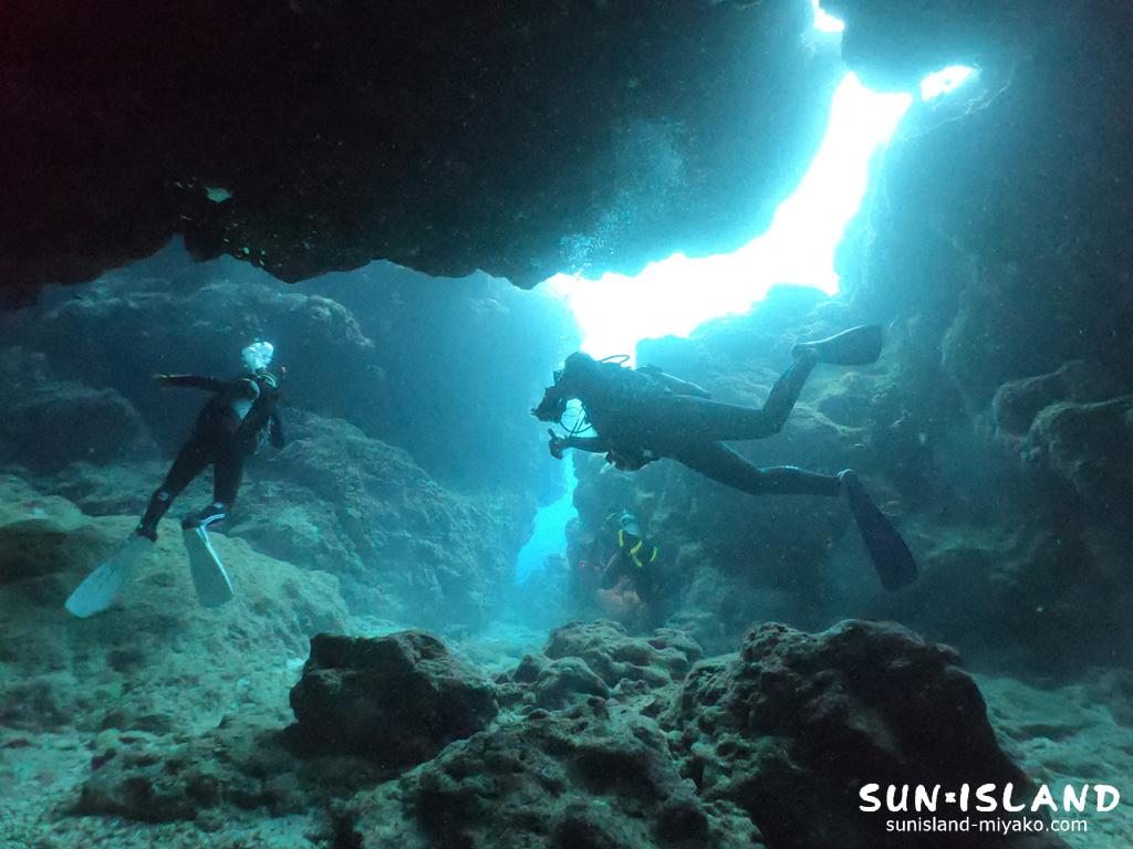 クレパス探検ダイビング