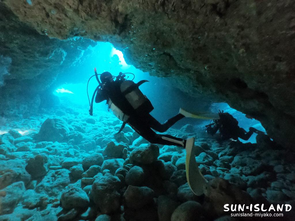 下地島ダイビングスポット『魔王の宮殿』