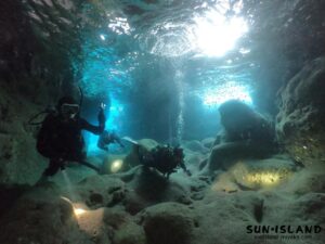 ツインホールでのダイビング