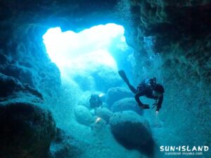 スネークホール