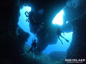 アントニガウディ