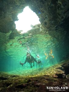 サプライズホール